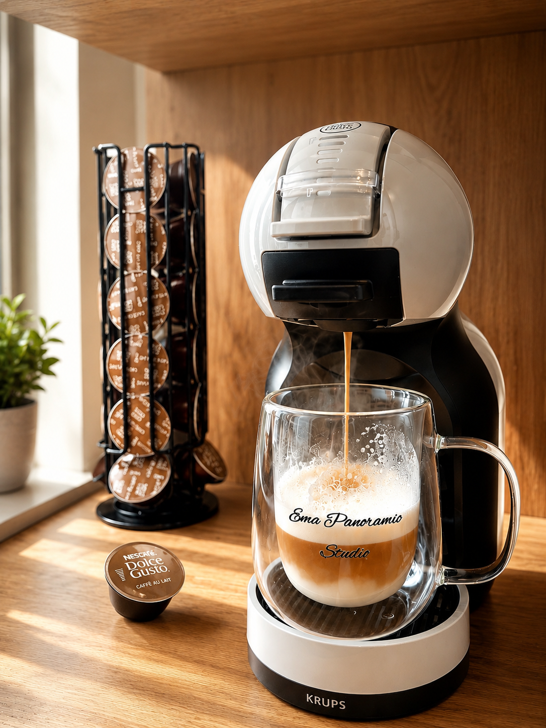 Espressor cu capsule și cești personalizate